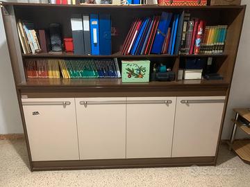 Libreria con letto a scomparsa richiudibile