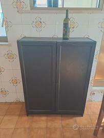mobiletto in legno nero