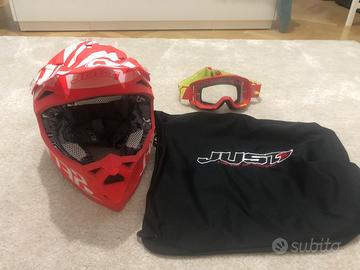 casco motocross  e occhiali just one