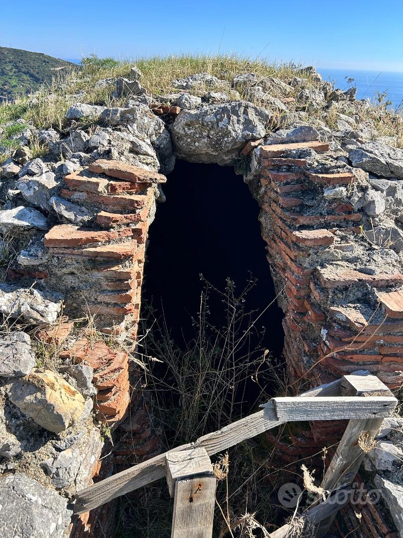 Terreno panoramico 4 ettari con rustico del 1860 - Vista 3