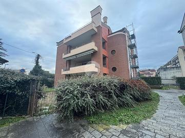 3 LOCALI A CESANO MADERNO