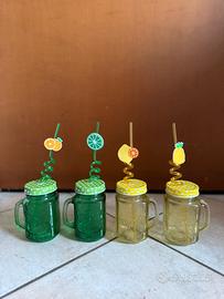 Brocche in vetro con coperchio e cannuccia