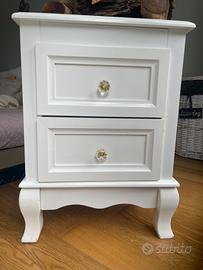 2 Comodini bianchi stile shabby
