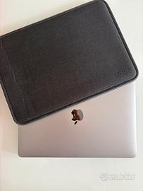 MacBook Pro 13” 2017 (4 Thunderbolt) + custodia