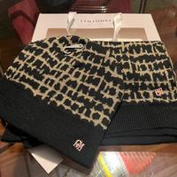 Cappellino e sciarpa