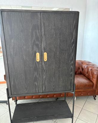 Mobile  porta bicchieri.