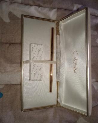 Penna stilografica Delta placcata oro