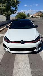 Volkswagen Golf GTI 2.0 TSI DSG performance