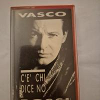 "C'è chi dice no"di Vasco Rossi.

L'album è stato