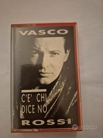 "C'è chi dice no"di Vasco Rossi.

L'album è stato