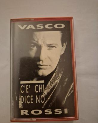 "C'è chi dice no"di Vasco Rossi.

L'album è stato