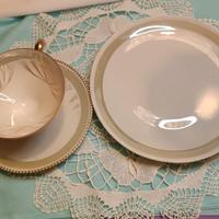 Tazza da te con piatto da dolce