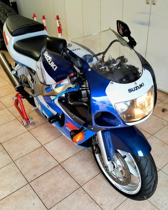 Suzuki GSX R 600 srad