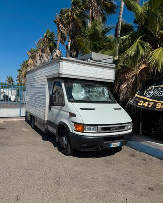 Daily con tenda per ambulanti