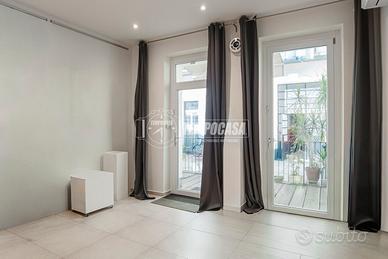 TRILOCALE SEMINDIPENDENTE RISTRUTTURATO IN VIA POL