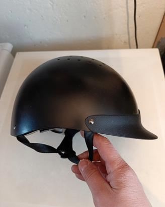 Casco e proteggi schiena equitazione 
