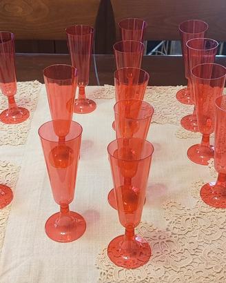 Bicchieri flute rossi in plastica