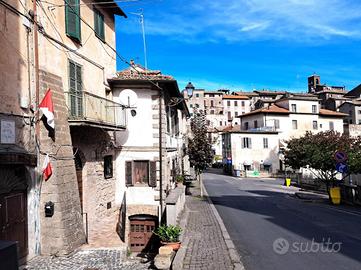 4 LOCALI A VALLERANO