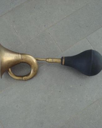 vecchio clacson a trombetta