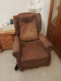 Poltrona elettrica per anziani