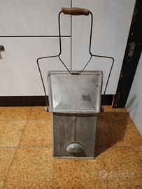  vecchio contenitore zincato per cenere