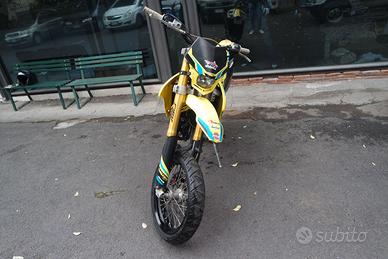 Suzuki Valenti Racing RME 50