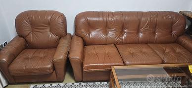 Divano e poltrone  in pelle 