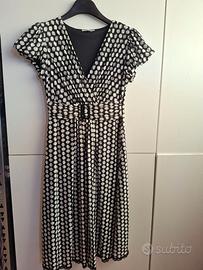 Vestito a pois neri e bianchi