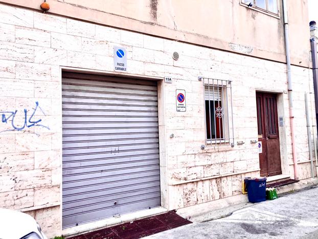 Cagliari zona via Toti appartamento con garage