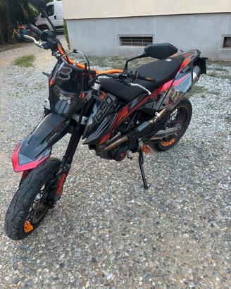 KTM 690 Supermotard 2009 – A2