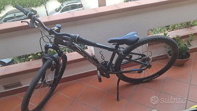 Mountain bike Rockrider ST 100