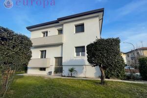 App.to bicamere in condominio ristrutturato