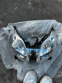 Faro anteriore xmax 125/250