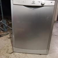 lavastoviglie indesit 