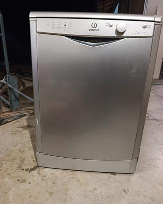 lavastoviglie indesit 