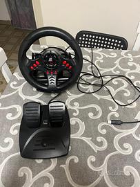 Simulatore di guida con pedali