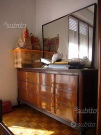 Cassettiera con specchio