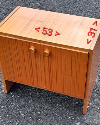 Comodino in legno