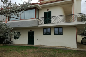 Villetta bifamiliare indipendente