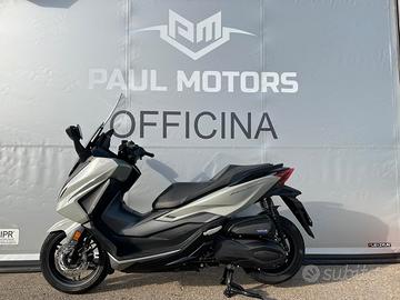 Honda Forza 350 -