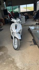 Piaggio Beverly 125