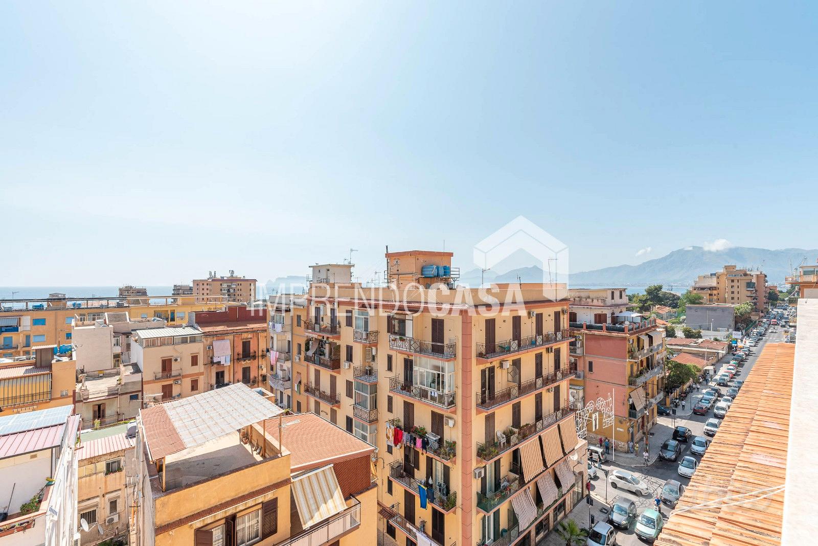 Attico Bivani di 46 Mq più terrazzo di 65 mq - Vista 2