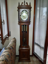 Orologio a pendolo da terra