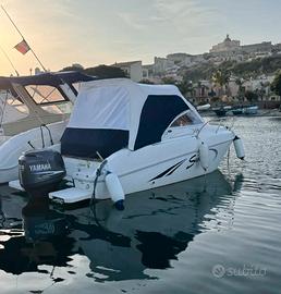 Barca Saver 590 cabin