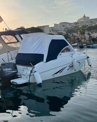 Barca Saver 590 cabin