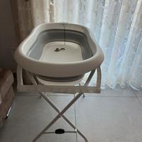 Vasca bagnetto con supporto