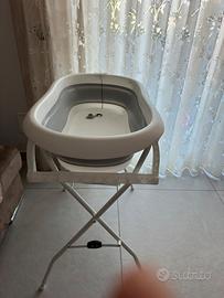 Vasca bagnetto con supporto