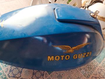 Moto Guzzi Serbatoio d'epoca con chiave