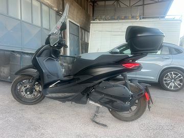 Beverly 300 HPE deep black