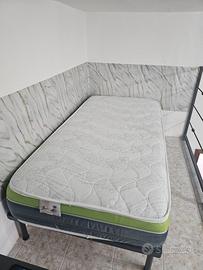 Materasso Memory + rete letto a doghe ortopediche